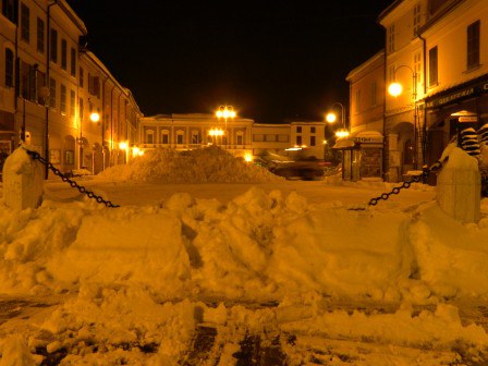 Piazza-Dante_imagelarge.jpg