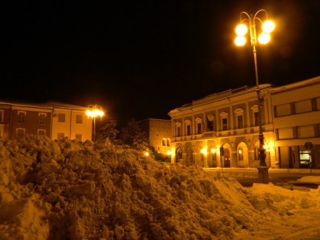 Piazza-Farini_imagelarge.jpg