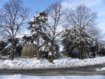 Torrione-e-giardini-pubblici_imagelarge.jpg