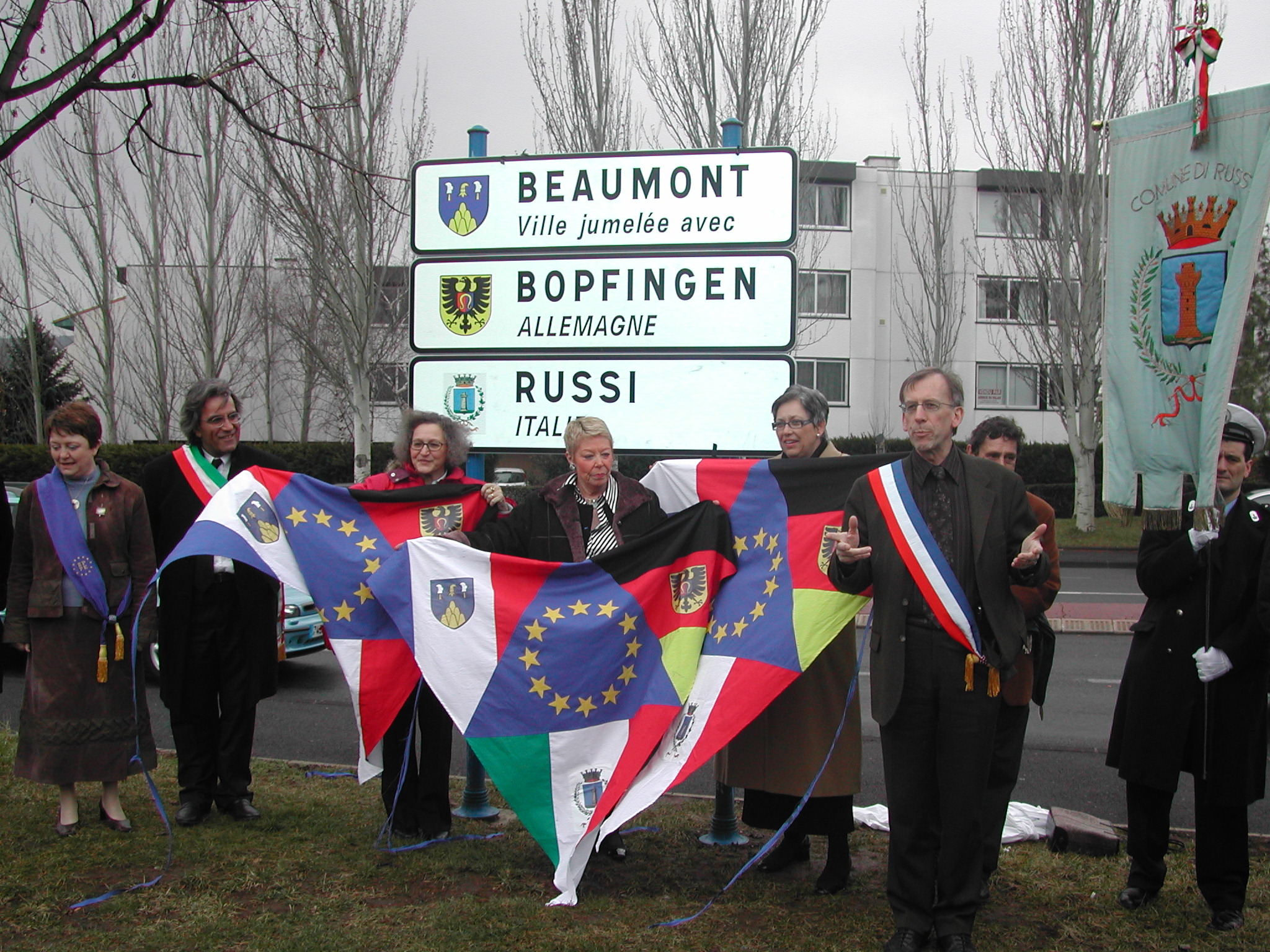 2004 firma Beaumont.JPG