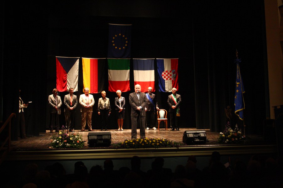 Bandiera consiglio d'Europa.jpg