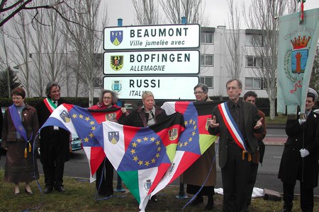 2004 firma Beaumont.JPG