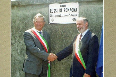 2005 Intitolazione piazza Russi a Saluggia.jpg