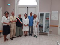 Esposti alla Casa della Comunità di Russi  i vecchi strumenti sanitari  donati dall’ex infermiere Giuseppe Margotti
