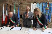 Siglato il Patto di gemellaggio tra i Comuni di Russi e Montescudo-Monte Colombo
